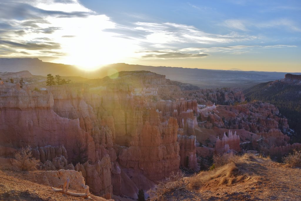 View from Sunrise Point at sunrise in Bryce Canyon